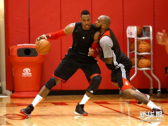 NBA:火箭队训练 备战新赛季[高清]