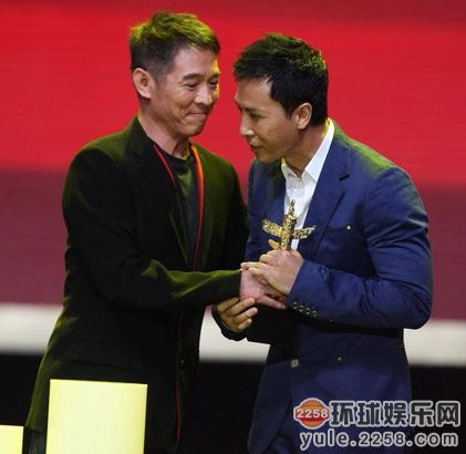 武打明星甄子丹和李连杰因为武打底子扎实,双双挤进实力榜前五名.