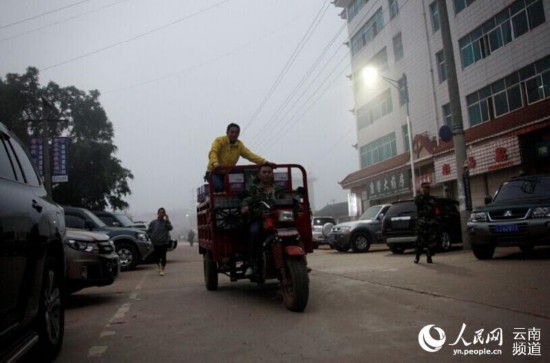 云南景谷震后第一个清晨:永平镇社会秩序正常(图)