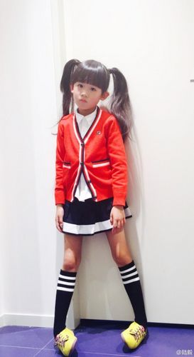 陆毅女儿双马尾美照 大<em>长腿</em>抢镜堪称女神【5】