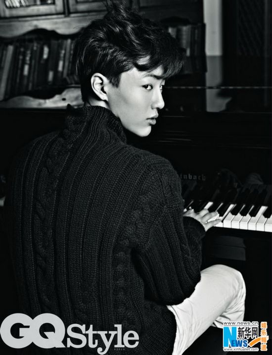 UNIQ曹承衍写真展型男气质 乐华新人团体受关