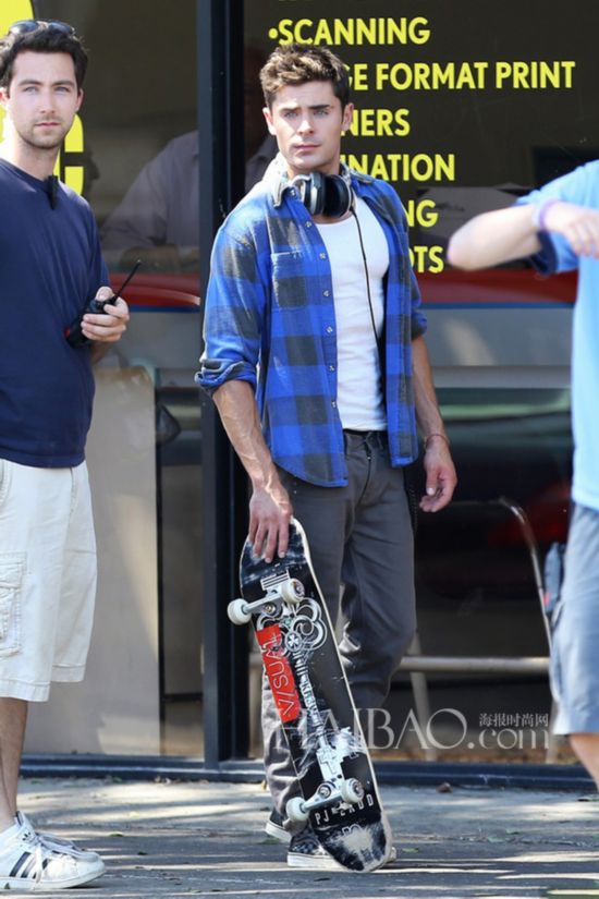 aɶ95AJPJҶ (Zac Efron) ܨSkater boy毾mbBurbank~qvmWe Are Your FriendsnC