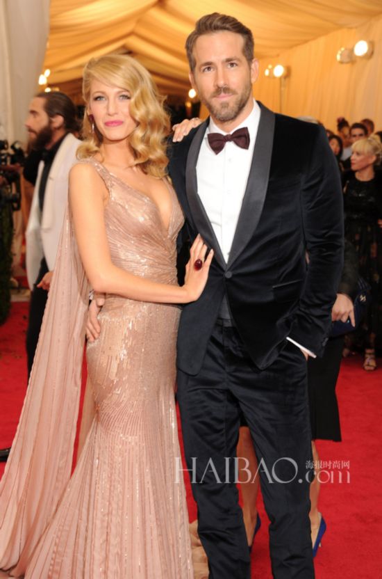 ˡ (Blake Lively) ɷ𰲡ŵ (Ryan Reynolds) Źų (Gucci) ϯŦԼ2014 Met Ball