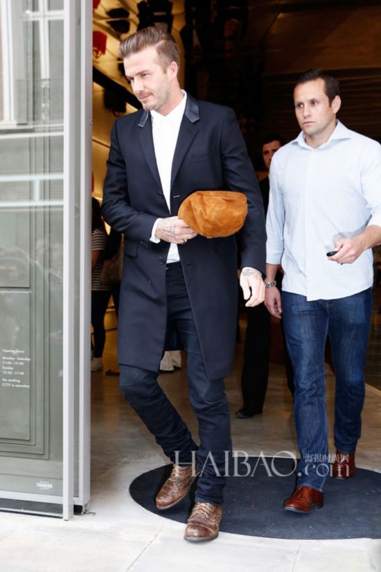 aɶ925AjáPJ~i (David Beckham) Saint Laurentֻj{dlVictoria۴Xĥ}ʡC