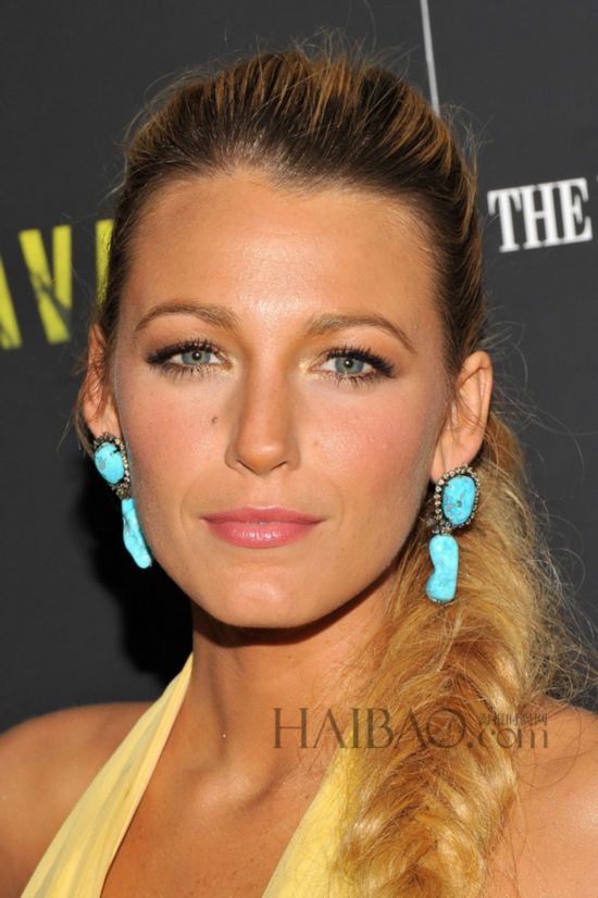 ˡ (Blake Lively) ࡶSavages (Ұ) ŦԼӳʽ