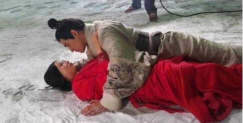 《风中奇缘》曝模糊结局 刘诗诗吻戏被母亲监