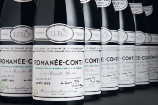 DRC-�����ᡣ����1988 �����ؼ�԰ ԭװľ�䡣1ƿ�Ƶ�ƿ������2ƿ�ƵľƱ����������ա�����Leroy�ı�ǩ����ȫ��������ɫ�ķ�ӡ��ˮλ��9ƿ2.5cm�������ģ�2ƿ3cm��1ƿ3.5cm�� 12ƿ ���ۣ� �����950,000-1,400,000 ��Ԫ160,000-220,000