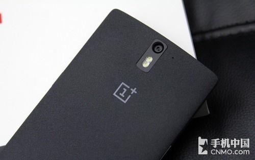 3GB RAM纤薄四核机 一加手机现售2099元