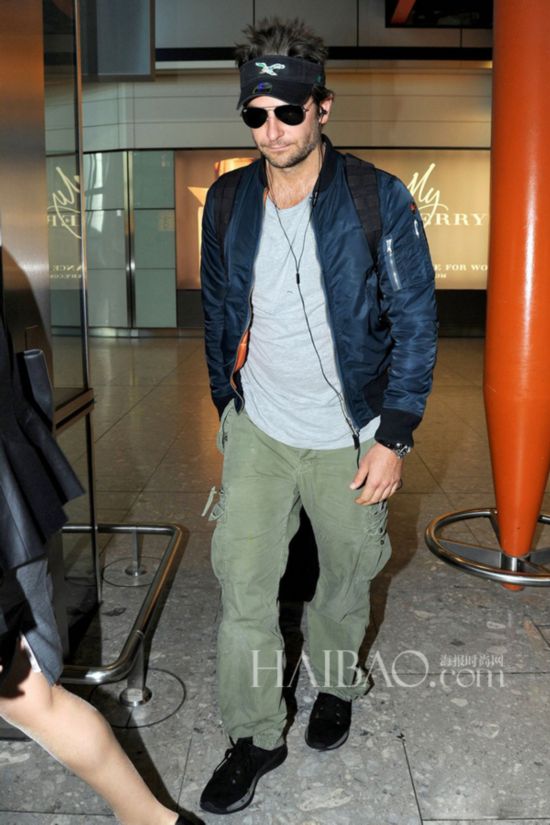 aɶ107AܼwQPw (Bradley Cooper) YBUūӲ{۴HeathrowC