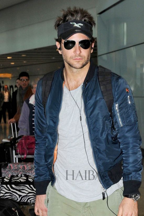 aɶ107AܼwQPw (Bradley Cooper) YBUūӲ{۴HeathrowC