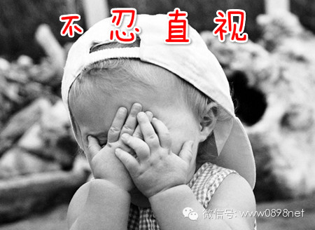 【微天下】妇女上厕所插队遭游客拍砖,婴儿纸