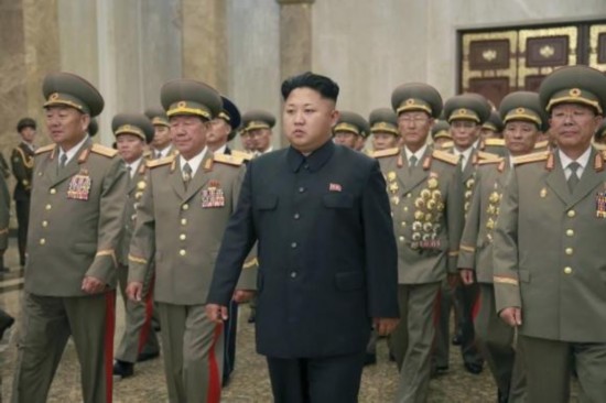 朝鲜国土 人口与军队_朝鲜领导人金正恩新年视察军队 高清组图