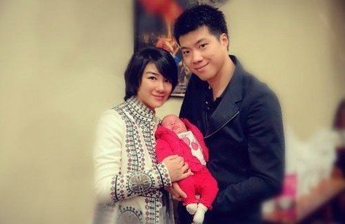 黄毅清发疯曝光黄奕私事死磕到底 比不雅视频