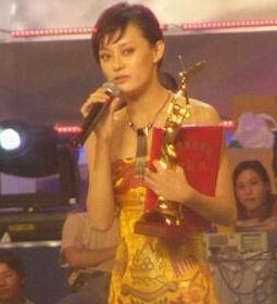 组图：孙俪10年后再封后 晒十年前旧照被赞名副其实的“视后”