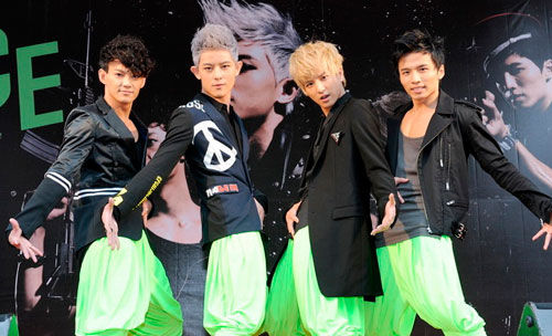 盘点组合内讧原因:少女时代Jessica推骂徐贤 飞