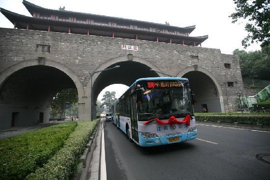 土豪金老爷出租车亮相盘点不同凡响的汽车