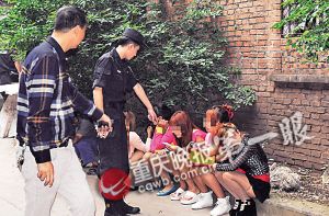 暗道打洞天井速降 重庆警方端掉涉黄窝点