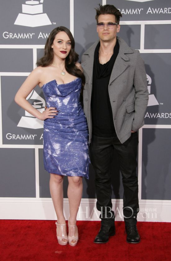 ͯSPY  (Kat Dennings) PekNick Zano