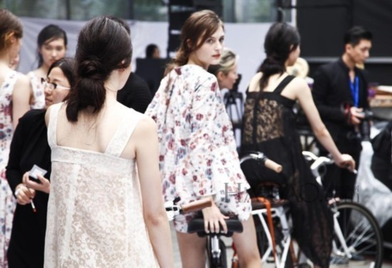 Fashion Now!中国设计师专场:Vega Zaishi Wang 2015春夏女装发布会