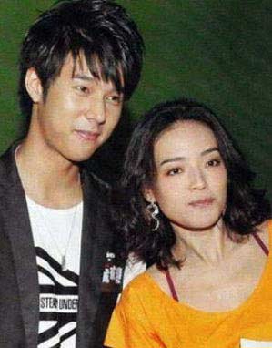 818娱乐圈明星助理恋情 简直是近水楼台呀!