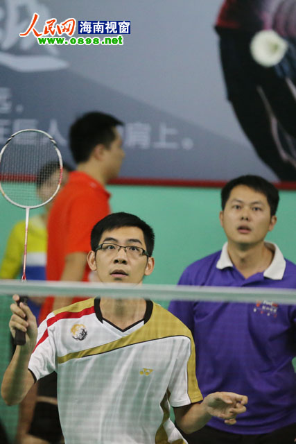 视频:海南视窗杯全省业余羽毛球邀请赛鸣锣