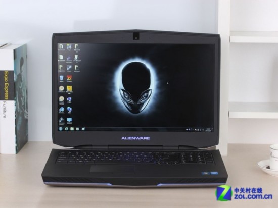 Alienware 17 ͼ 