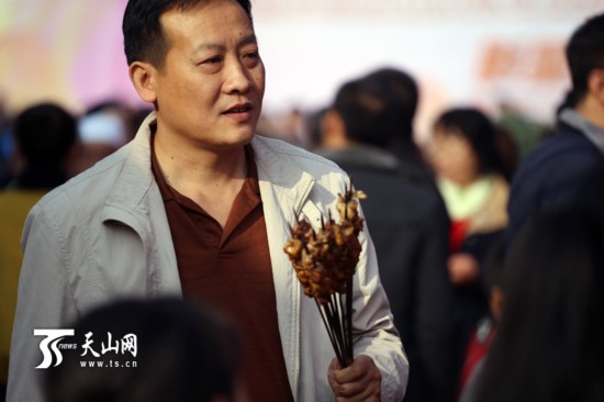 乌鲁木齐:美食节上吃货们的百态集锦(高清组