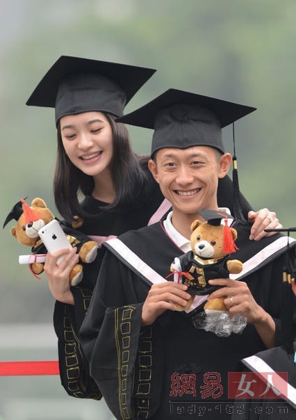 张一山承认恋情恋上谋女郎白雪 盘点北影毕业