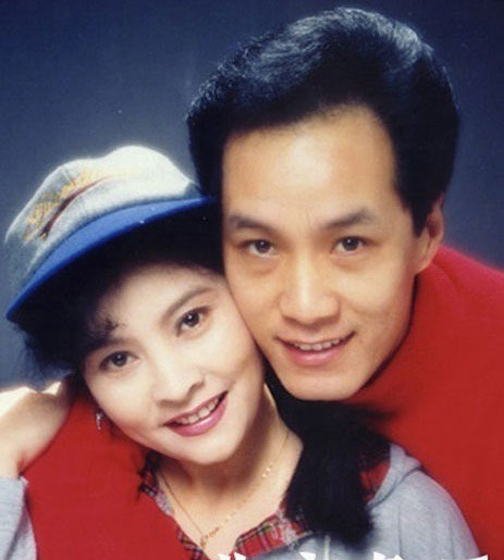 52岁冯远征与妻子梁丹妮早年婚纱照曝光【组