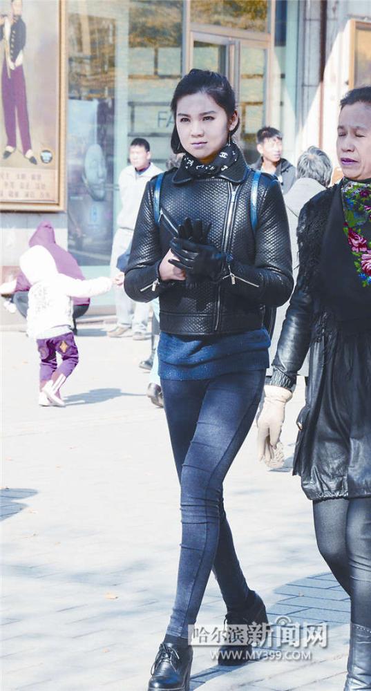 哈尔滨中央大街过往美女 亮丽的风景线(组图)【2】