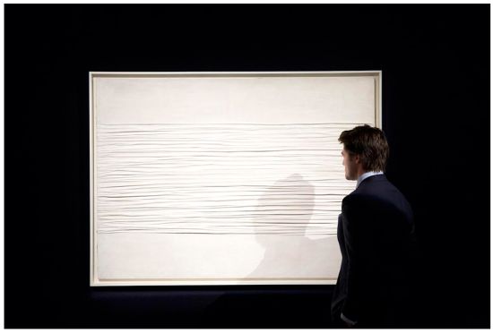 ǰ׶ոȡרĻУƷ籩ɨгһϵȫʷ¸ߣ䶯ҵڡУ֮һƤҮޡ (Piero Manzoni) ɵľɫ (Achrome) һ༴ֳؼҵļҾģ 1262.65 ӢԼ 1.24 Ԫĸ߼۳ɽԶǰԤ˸Ʒ¼˳Ϊ Frieze о߳ɽ۸ĵؾƷͼΪĻɫͼƬԴոȡ