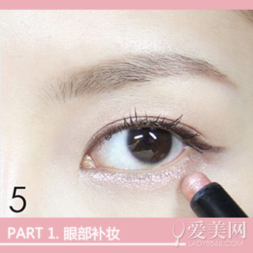  脱妆bye bye 超实用10分钟补妆技巧 