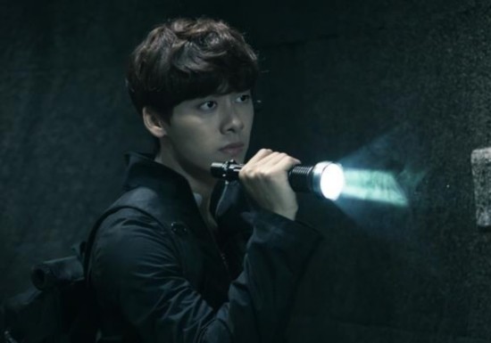 盗墓笔记李易峰独家剧照 吴邪遭血尸调戏