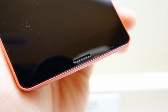 艳丽出乎意料 红色索尼Z3 Compact图赏