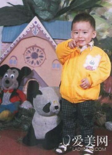 李易峰帅冷杨幂呆萌 《古剑奇谭》主演童年照