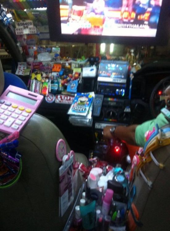 泰国曼谷惊现供乘客免费享用小吃出租车