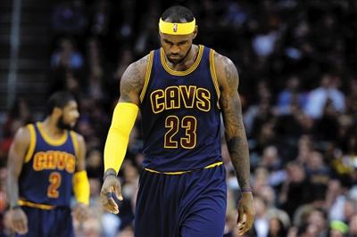 NBA:詹姆斯表现低迷 威少右手掌骨折(图)