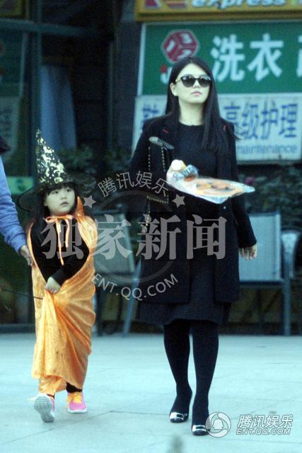 万圣节明星变装 kimi变身特警王诗龄当小魔女