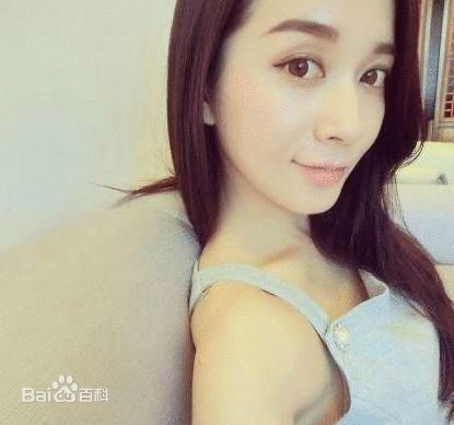 李维嘉的老婆照片 吴昕 李维嘉 何炅老婆王菁婚纱照