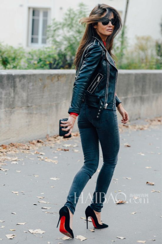 ŷ�����˽���ʾ����ɫ�߸�Ь����