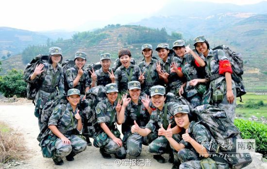 解放军军士长<em>当上女兵</em>班唯一男班长【4】--陕