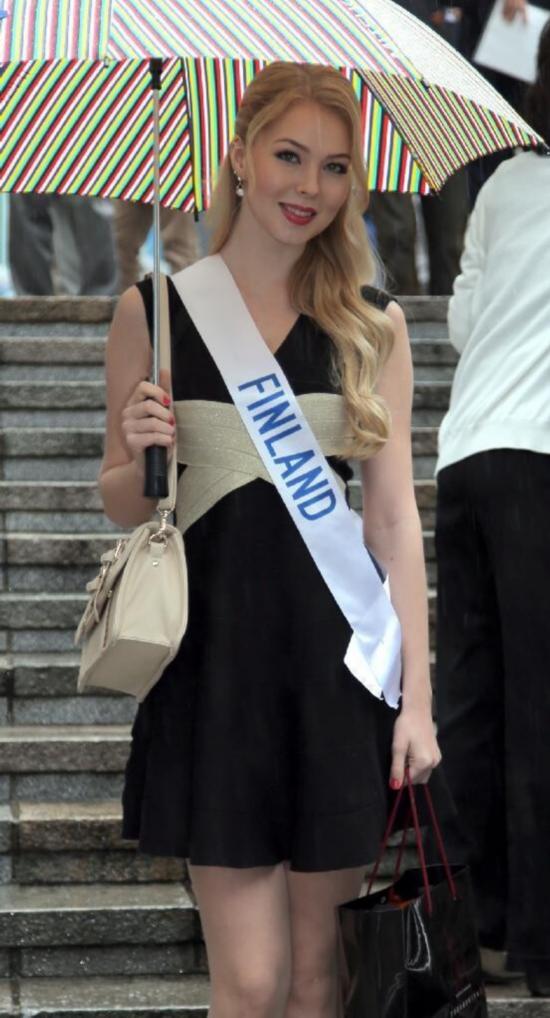 74名世界佳丽齐聚东京日本桥 <em>长腿美女</em>争艳【