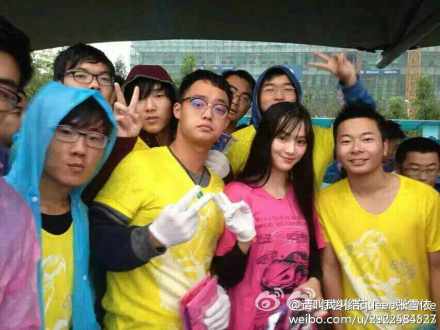 《奔跑吧兄弟》武大校花黄灿灿现场照曝光 与angelababy吴映洁pk【10