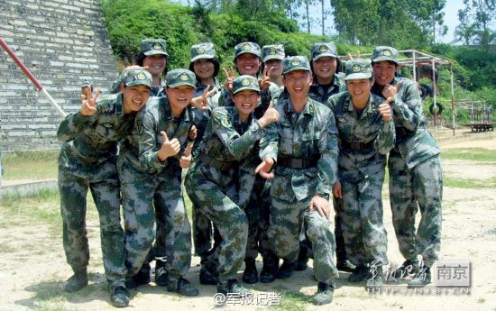 解放军军士长<em>当上女兵</em>班唯一男班长【8】--陕