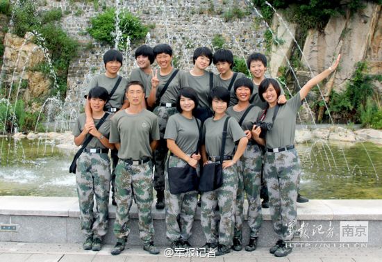 解放军军士长<em>当上女兵</em>班唯一男班长【9】--陕
