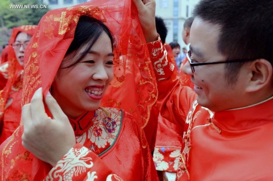 CHINA-FUZHOU-GROUP WEDDING(CN)