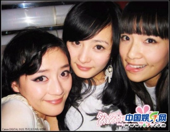 杨幂袁姗姗同寝室郑恺陪陈赫割阑尾 揭秘娱乐