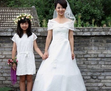 杨紫翟天临婚纱照片_翟天临杨紫情侣照曝光 翟天临个人资料及图片(2)
