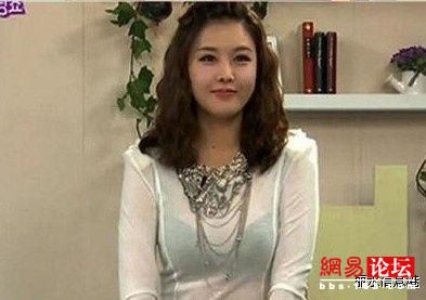 实拍各地超惊艳的<em>美女主播</em> 个个艳若桃花【21