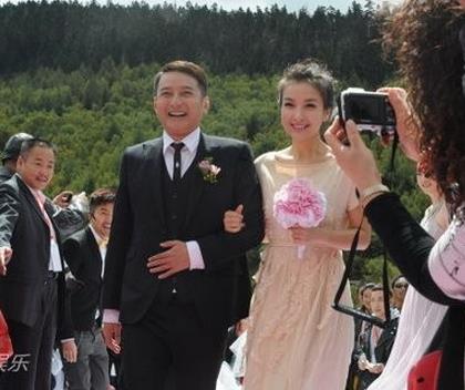  龙丹妮 李维嘉结婚照被斥作假 维嘉的正牌女友